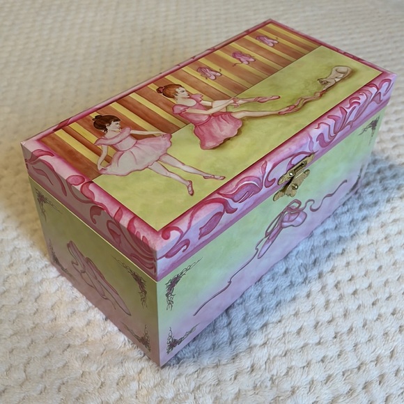 Ballerina Jewelry Box for Girls - Picture 4 of 12
